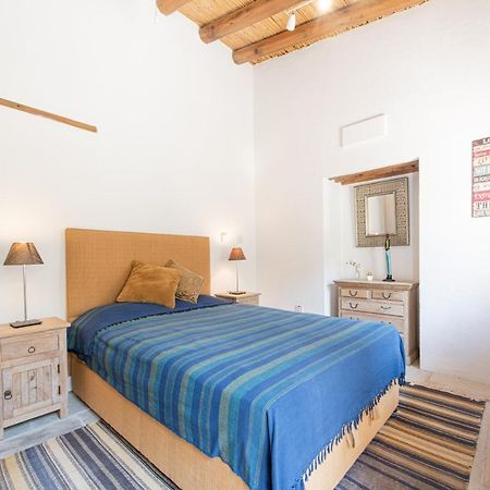 The Carob Tree Villa - Rustic Luxury Home With Access To Pool And Restaurant Larnaca Dış mekan fotoğraf
