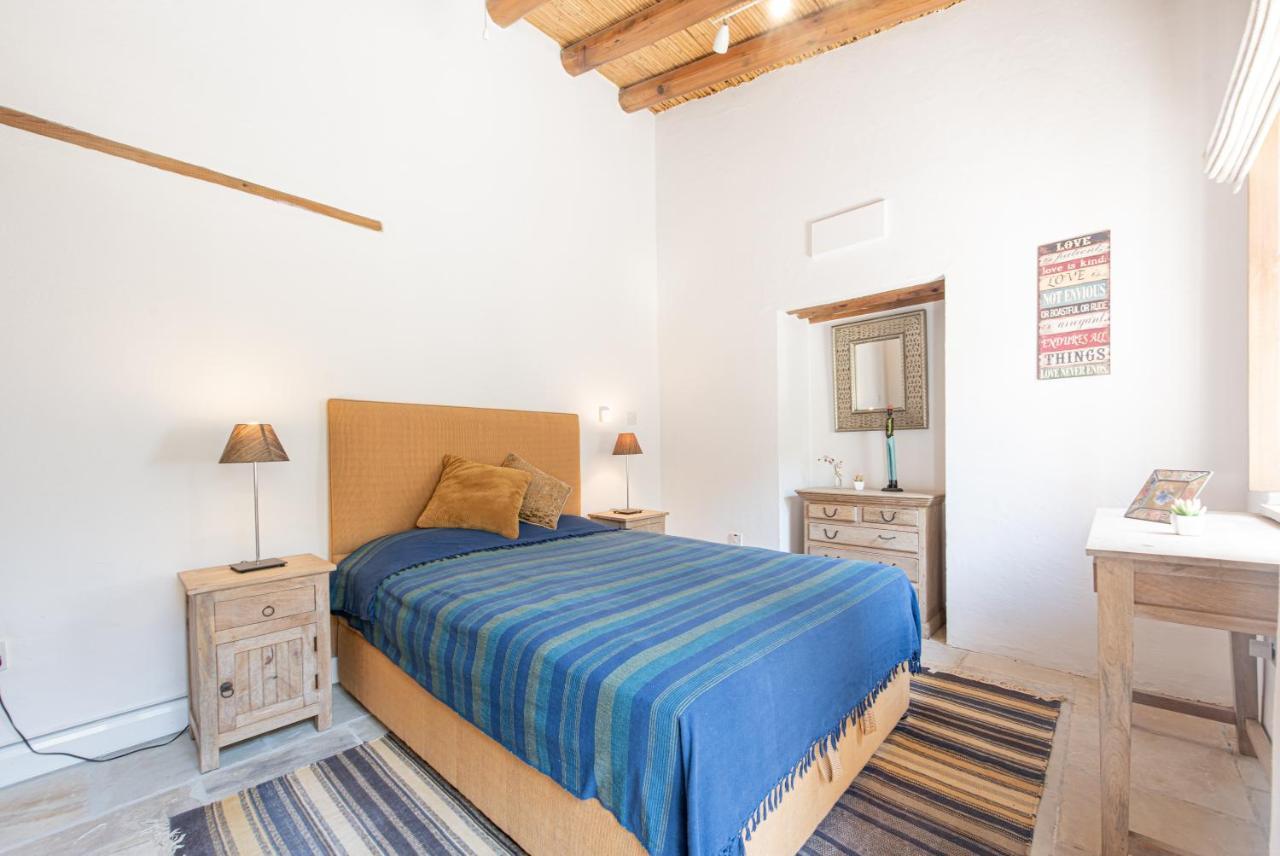 The Carob Tree Villa - Rustic Luxury Home With Access To Pool And Restaurant Larnaca Dış mekan fotoğraf
